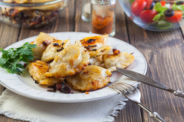 Fried dumplings with meat