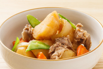 豚肉の肉じゃが