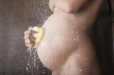 soaping tummy pregnant
