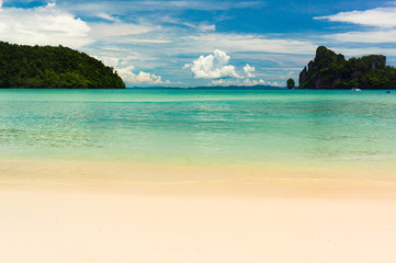 Obraz premium Vacation Wallpaper In Sunny Paradise