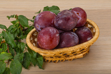 Fototapeta na wymiar Fresh plums