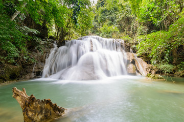Fototapeta premium Huay Mae Kamin Waterfall at Kanchanaburi province, Thailand