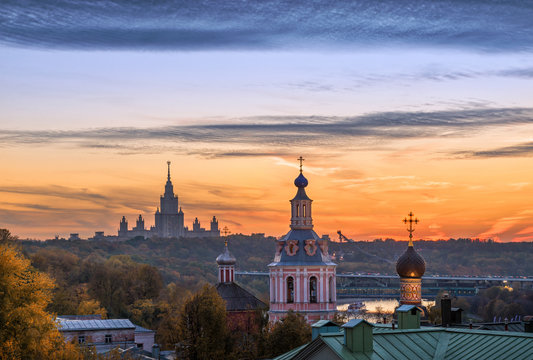 Закат над городом