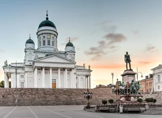 Zelfklevend Fotobehang Kathedraal van Helsinki bij zonsopgang © finetones