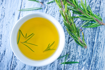 oil with rosemary