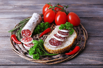 French salami with tomatoes, bread and parsley