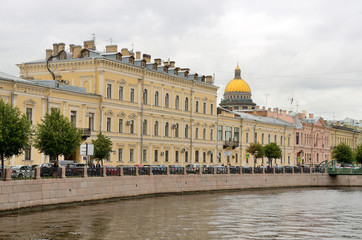 Fototapeta na wymiar Набережная Мойки в пасмурную погоду, Санкт-Петербург