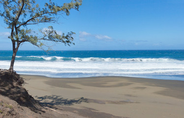 plage de sable noir, l'Etang-Salé-les-Bains, Réunion