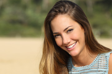 Woman with a white teeth smiling