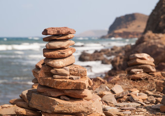 Fototapeta premium Stos kamieni na plaży Pregonda