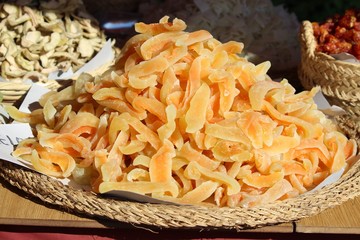 Fruits déshydratés : melon au marché