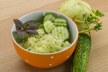 Kohlrabi salad