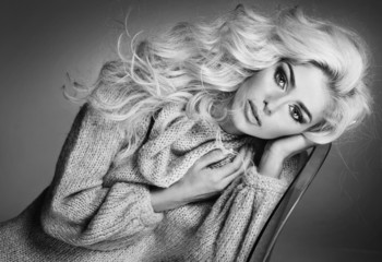Black&white portrait of the blond attractive lady