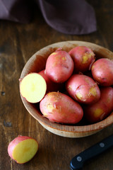 red new potatoes in a bowl