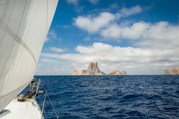 Sailing to rock island