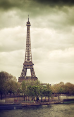 Fototapeta na wymiar View of Tour Eiffel from Seine river