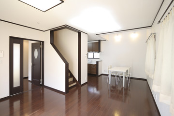 リビングダイニングルームとキッチン　　イメージ