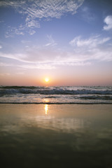 Obraz premium 夕日と海