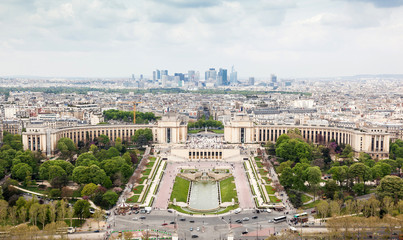 Naklejka premium Panorama of Paris, the Trocadero and La Defense.