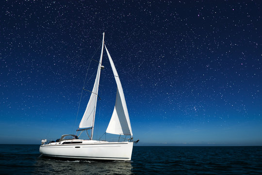 Boot bei Nacht