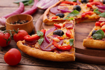 Pizza with tomato, salami and olives