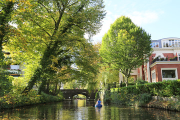 Kanu auf Alsterkanal