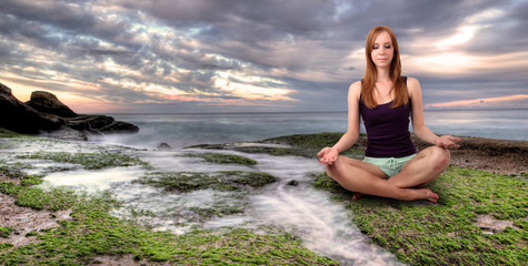 Fototapeta na wymiar Girl meditation
