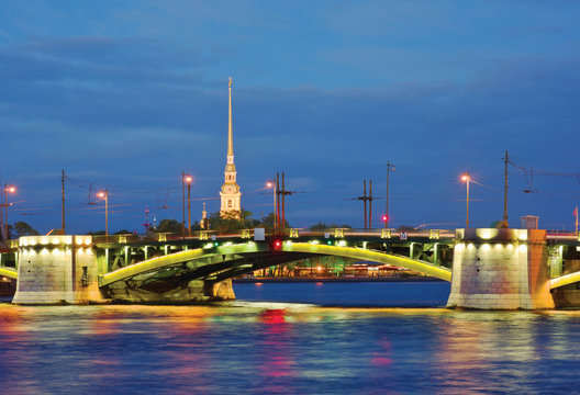 Birzhevoy Bridge, Peter and Paul Cathedral. St.-Petersburg, Rus