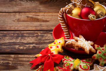 Gingerbread reindeer cookies and christmas decoration 