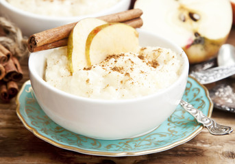 Rice Pudding with Apple and Cinnamon