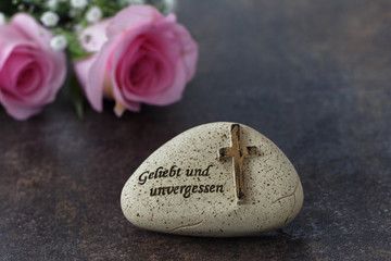 Stein mit Trauerspruch
