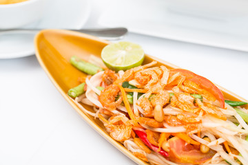 Thai papaya salad