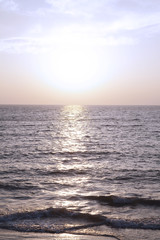 Fototapeta na wymiar 太陽と海