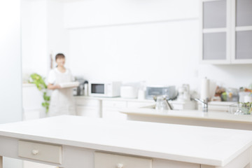 キッチン背景 © kazoka303030