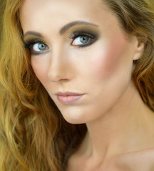 Obraz premium Gold eye makeup