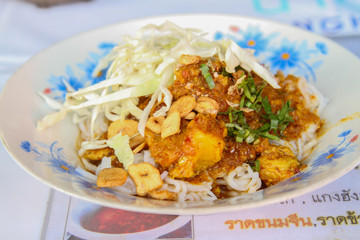 rice vermicelli with Hunglei curry from west of thailand