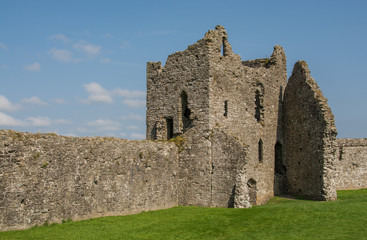 Fototapeta na wymiar Ruined Welsh Castle