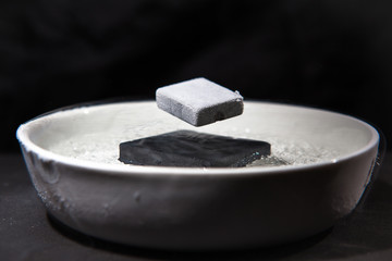 Physics in action - experiment with supraconductive materials