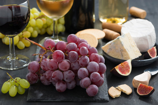snacks - grapes, cheese and wine