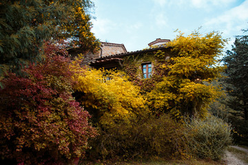 Casa in autunno