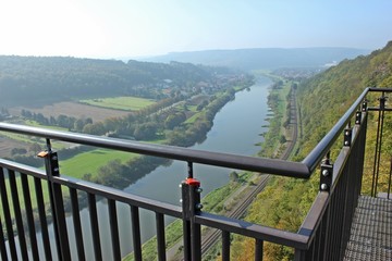 Fototapeta premium Liebesschlösser am Weser-Skywalk