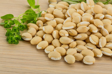 Raw soya bean