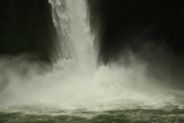 Rauschender Wasserfall