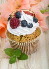Cupcakes with berries