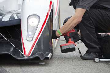 Tire change during pitstop