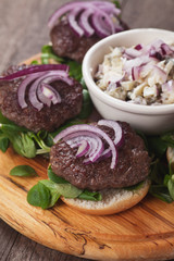 Mini burgers with red onion
