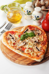 Funghi pizza with hot peppers