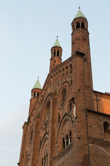 Fototapeta premium the majestic cathedral that you can visit in the city of cremona