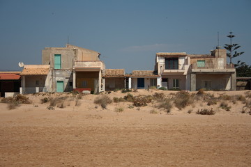 Case sulla spiaggia, abusivismo, sicilia, donnalucata