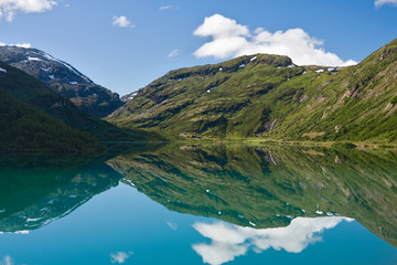 ruhiger See in Norwegen